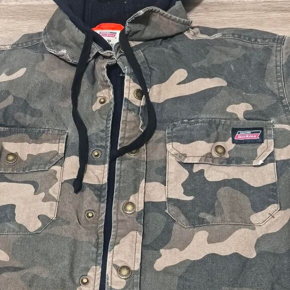 Dickies Quilted Camo Hooded Jacket – Size S (34–36) - Picture 2 of 4